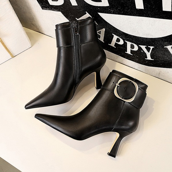 Cizme de dama cu element metalic din piele ecologica in bej si negru