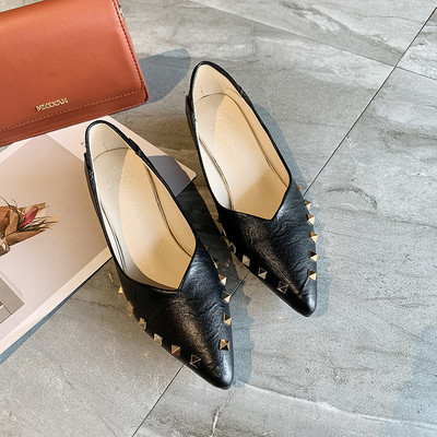 Pantofi casual de dama din piele cu nituri metalice alb-negru