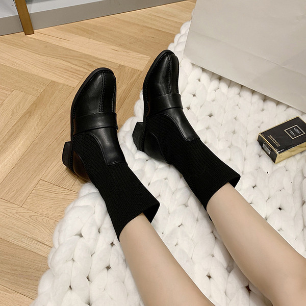 Női modern csizma felső zokni fekete színben