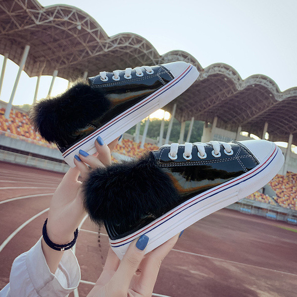 Γυναικέια casual αθλητικά παπούτσια  με μαύρο και κόκκινο χρώμα