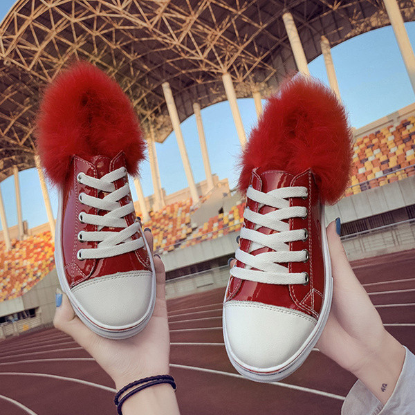 Γυναικέια casual αθλητικά παπούτσια  με μαύρο και κόκκινο χρώμα