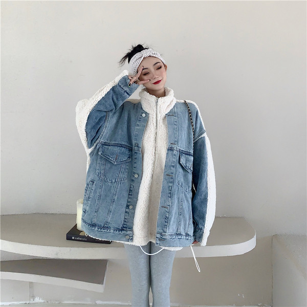 Jachetă de puf de damă alb cu elemente din denim