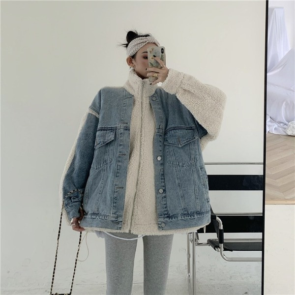 Jachetă de puf de damă alb cu elemente din denim