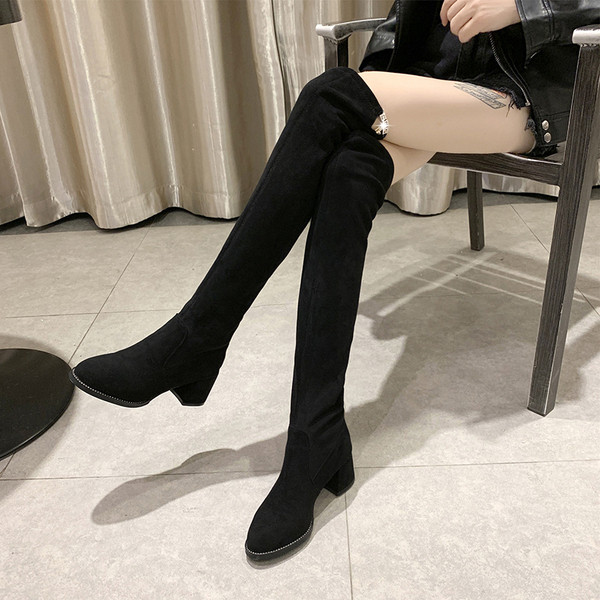 Cizme de dama din piele intoarsa cu toc gros de culoare neagra