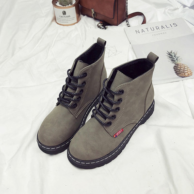 Дамски ежедневни боти с равна подметка и връзки в няколко цвята 