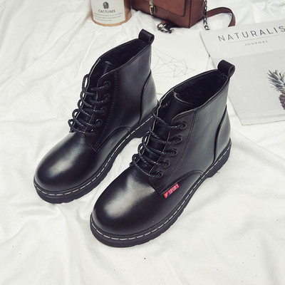 Дамски ежедневни боти с равна подметка и връзки в няколко цвята 