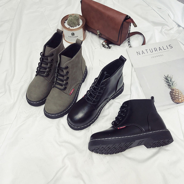 Дамски ежедневни боти с равна подметка и връзки в няколко цвята 