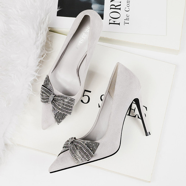 Κομψά γυναικεία παπούτσια με πέτρες και κορδέλα σε τέσσερα χρώματα