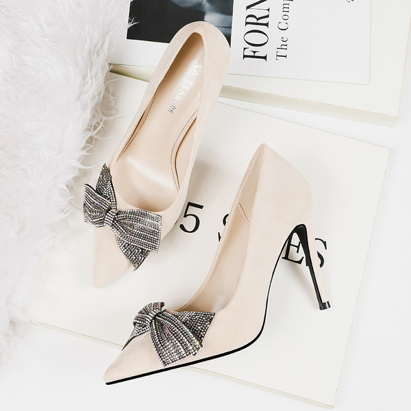 Κομψά γυναικεία παπούτσια με πέτρες και κορδέλα σε τέσσερα χρώματα