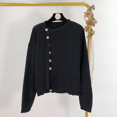 Női alkalmi mellény aszimmetrikus rögzítéssel több színben