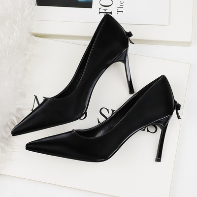 Γυναικεία παπούτσια με ψηλό τακούνι με οικολογικό δέρμα και πολύχρωμη κορδέλα