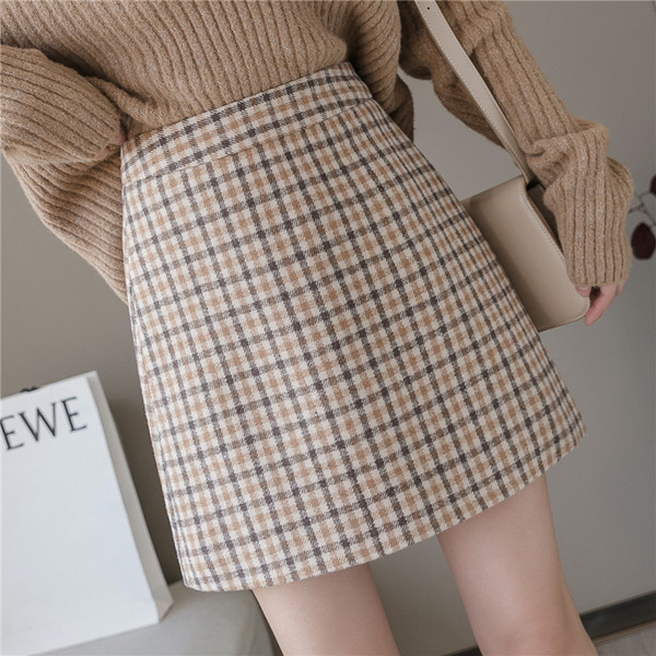 Fusta de dama scurta in carouri actuala cu talie inalta