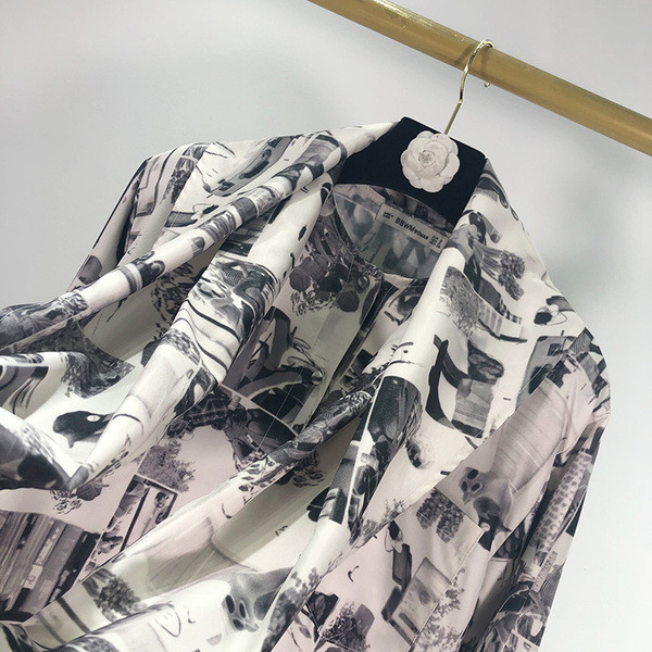 Bluza de dama cu model colorat si cravate la decolteu