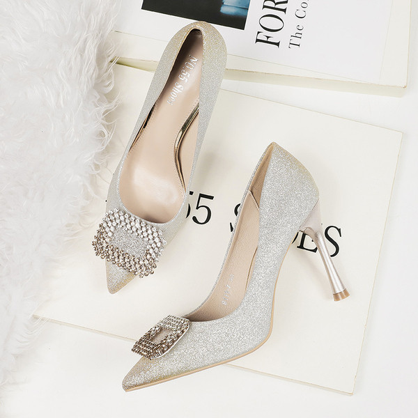 Pantofi moderni de dama cu toc cu pietre si efect stralucitor in mai multe culori