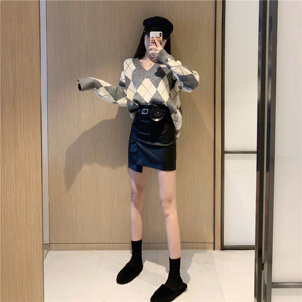 Fusta scurta de dama + curea de culoare neagra din piele ecologica