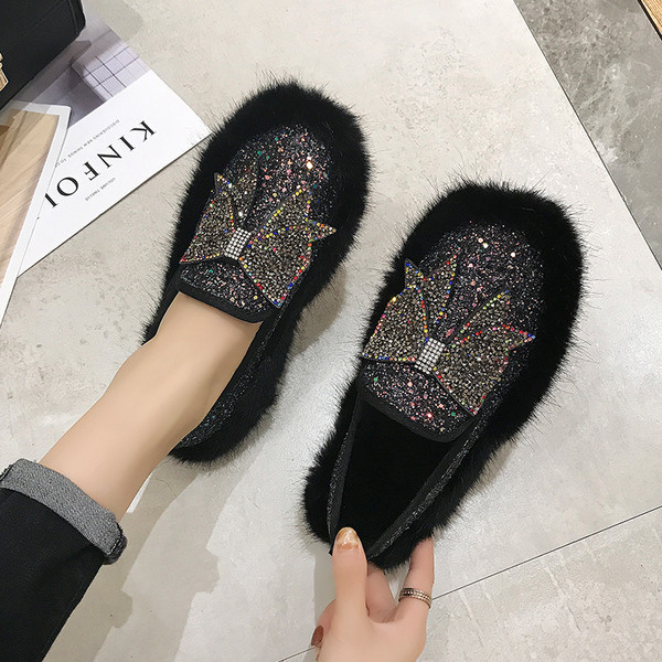 Pantofi casual dama cu efect stralucitor si puf