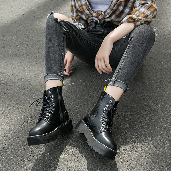 Ghete de dama moderne din piele cu talpa inalta de culoare neagra