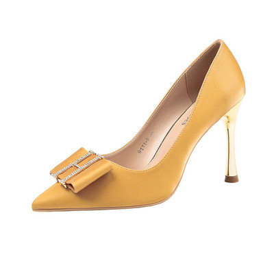 Modern női cipő vékony sarkú fém elemmel több színben