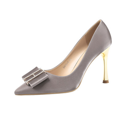 Modern női cipő vékony sarkú fém elemmel több színben