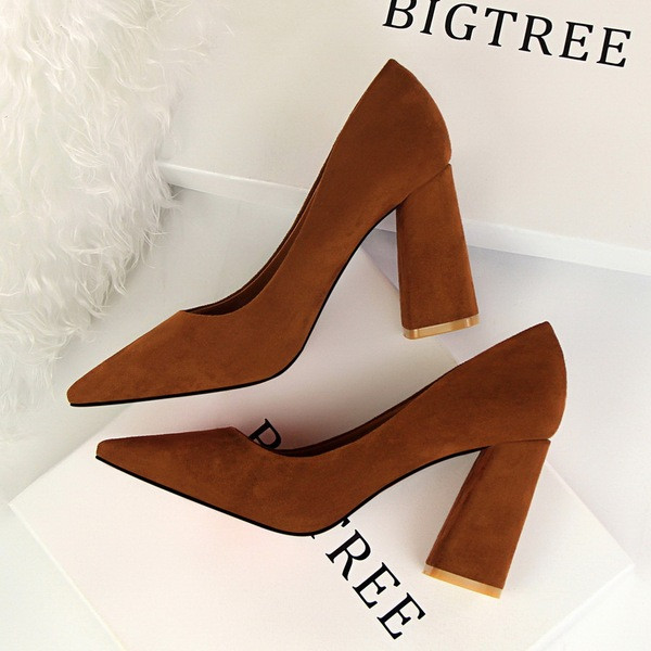 Model nou de pantofi de dama din piele intoarsa eco cu toc gros in diferite culori