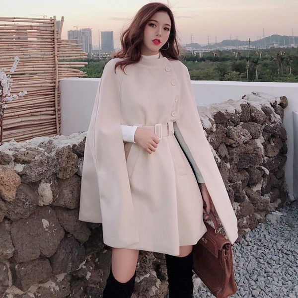 Palton elegant de dama cu curea in bej si negru