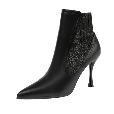 Vékony sarkú, cipzáras női alkalmi csizma többféle színben