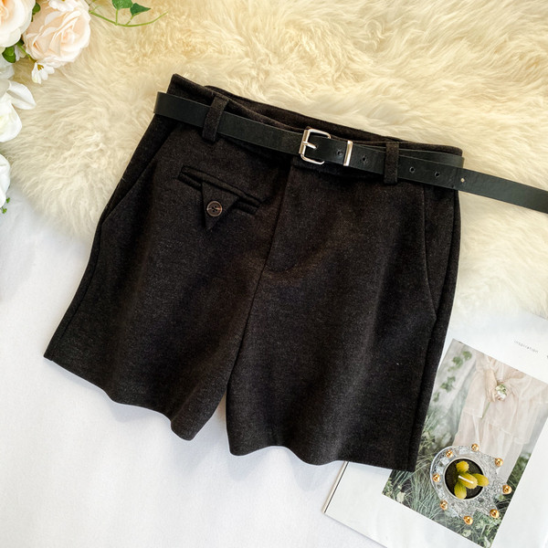 Pantaloni scurți moderni de iarnă de damă cu curea în trei culori