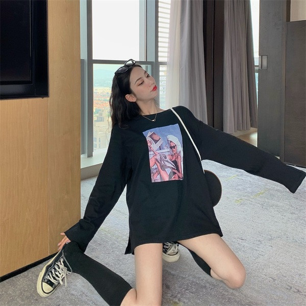 Tricou larg de dama cu maneci lungi cu aplicatie