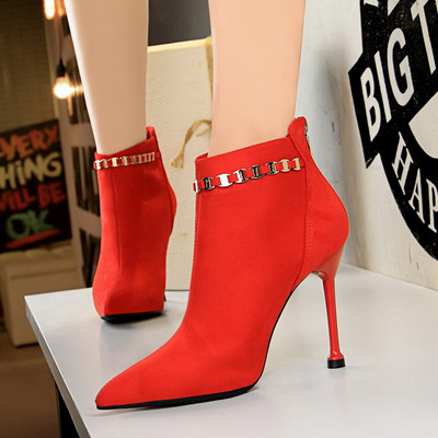 Ghete de dama moderne din piele intoarsa ecologica cu decor metalic si toc subtire in trei culori