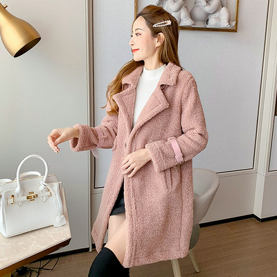 Нов модел актуално дамско палто с джобове и копчета в бежов и розов цвят