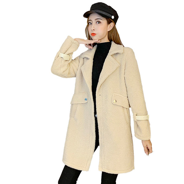 Нов модел актуално дамско палто с джобове и копчета в бежов и розов цвят