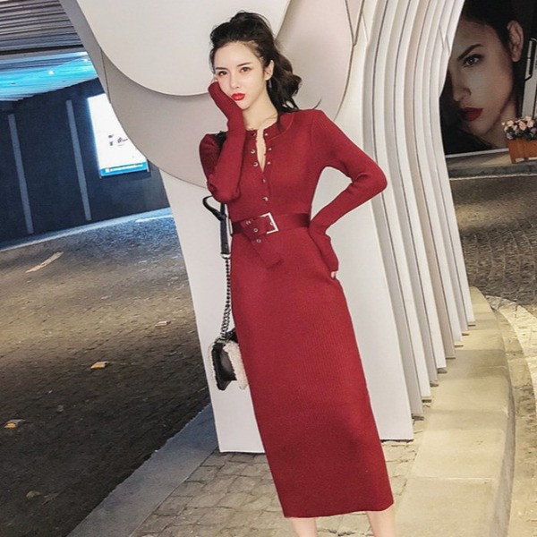 Rochie casual de dama cu centura si nasturi in negru si rosu