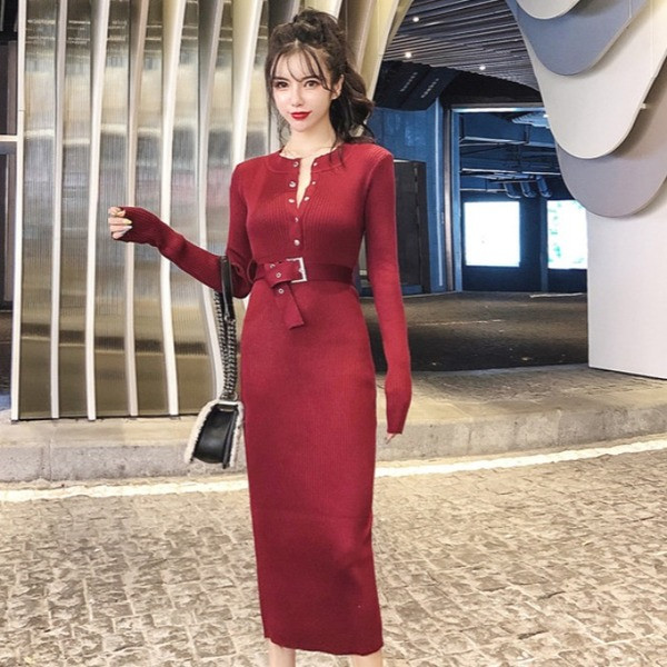 Rochie casual de dama cu centura si nasturi in negru si rosu