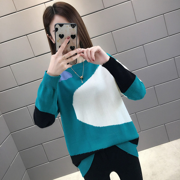 Μοντέρνο γυναικείο πουλόβερ μακρύ μοντέλο με στρογγυλη λαιμόκοψη