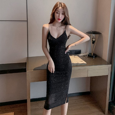 Rochie de dama eleganta cu efect stralucitor si bretele subtiri de culoare neagra