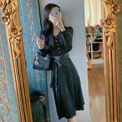 Rochie moderna de dama cu nasturi si decolteu spitz in doua culori