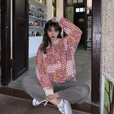 Bluză casual de damă cu decolteu oval și model cu model