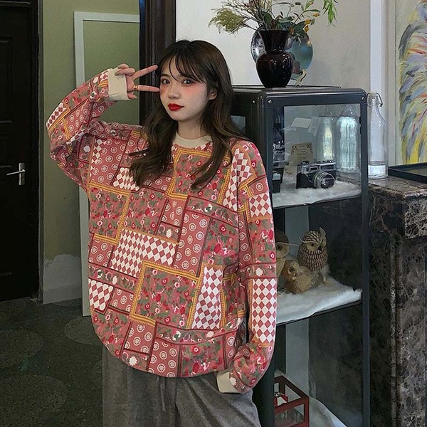 Bluză casual de damă cu decolteu oval și model cu model