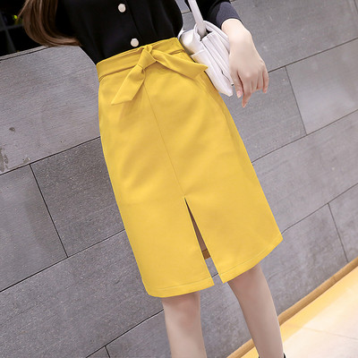 Fusta de dama eleganta cu fanta si curea in negru si galben