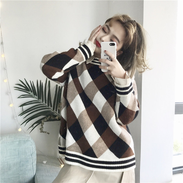 Pulover dama in carouri - model simplu