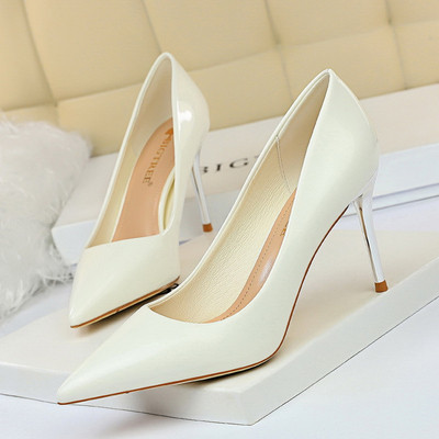 Elegáns női magassarkú cipő eko bőrből több színben