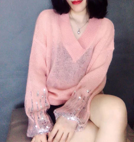 Pulover de dama modern cu decolteu spitz in mai multe culori