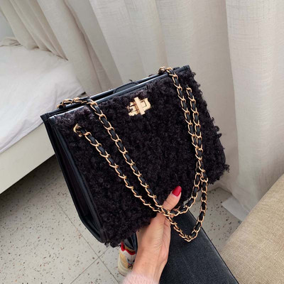 Geanta de dama moderna cu puf si inchidere metalica in mai multe culori