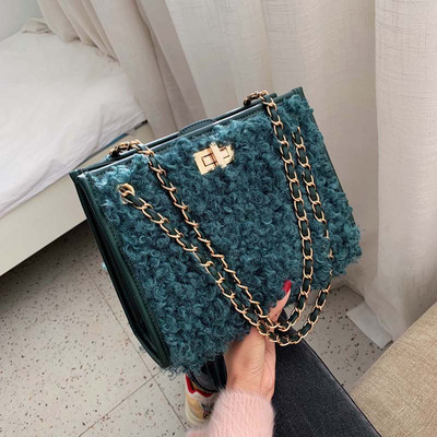 Geanta de dama moderna cu puf si inchidere metalica in mai multe culori