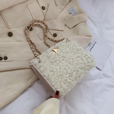 Geanta de dama moderna cu puf si inchidere metalica in mai multe culori