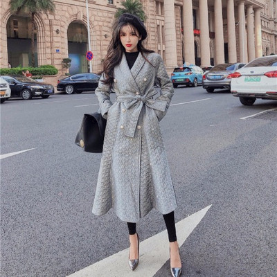 Palton lung elegant de culoare argintie cu nasturi sidefati