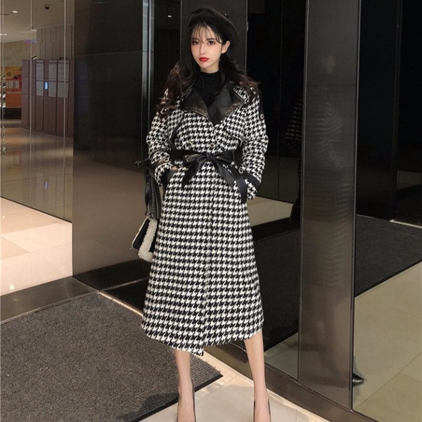 Hosszú, elegáns kockás kabát eco bőr elemekkel