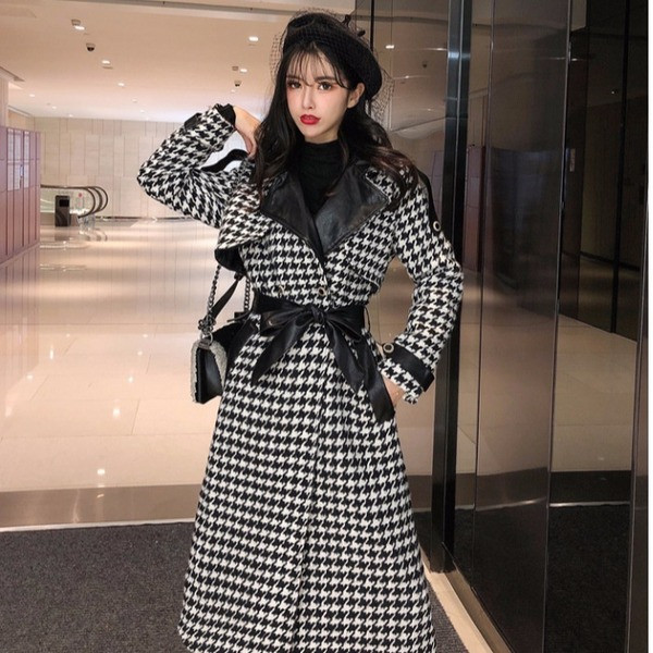 Hosszú, elegáns kockás kabát eco bőr elemekkel