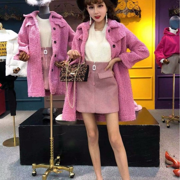 Rózsaszín gombos női pehelykabát