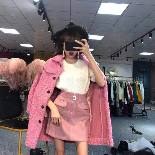 Rózsaszín gombos női pehelykabát